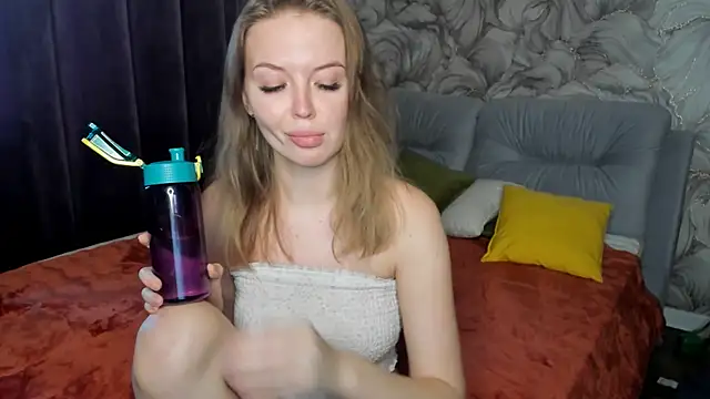 LaurennHill's cam snapshot