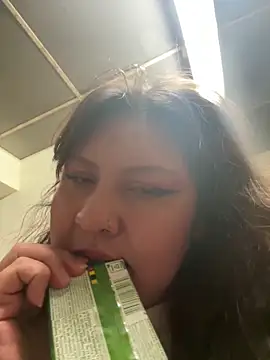 Larissa_Antonella's cam snapshot