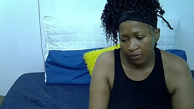 HipsDontLieX95's cam snapshot