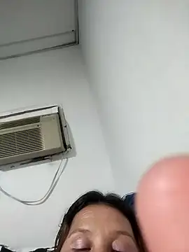 Paola-Lond's cam snapshot