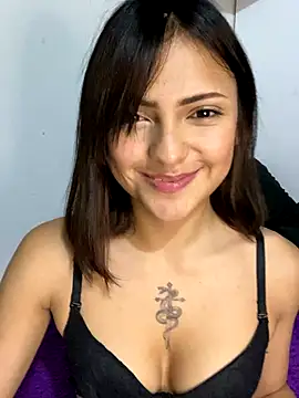 MiaLuxx_'s cam snapshot