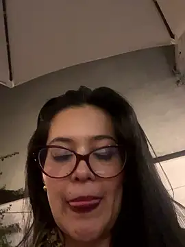 TAMARALEWISMD's cam snapshot