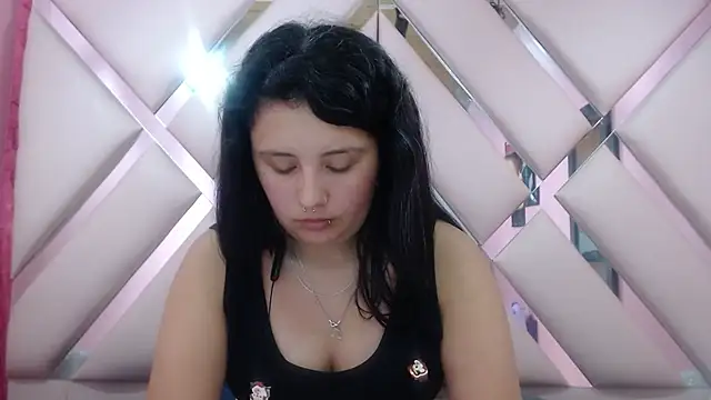 nathaly_low1's cam snapshot