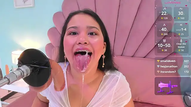 emma_clarke_'s cam snapshot