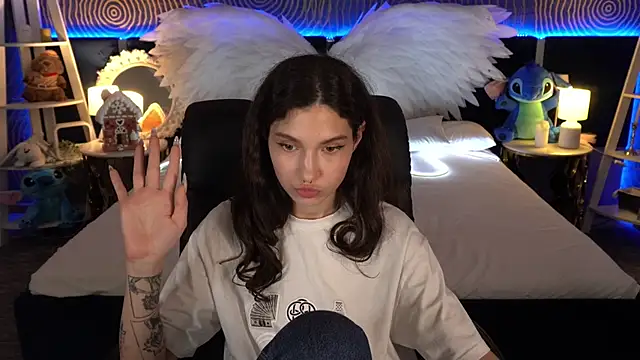 BabyFlowerr's cam snapshot