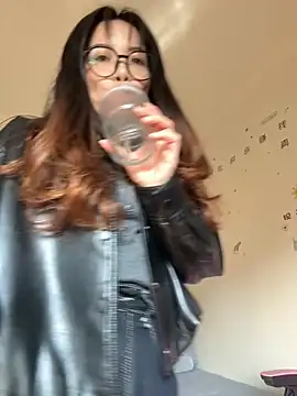 chick-888's cam snapshot