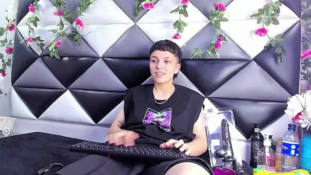 Megan_Thompson_'s cam snapshot