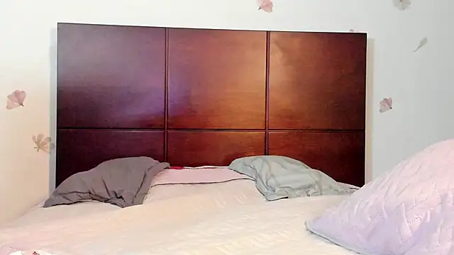 marie_pourtoii's cam snapshot