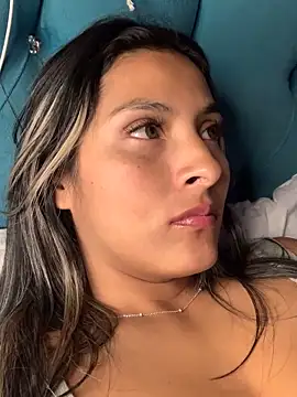 Cami_Leon2's cam snapshot