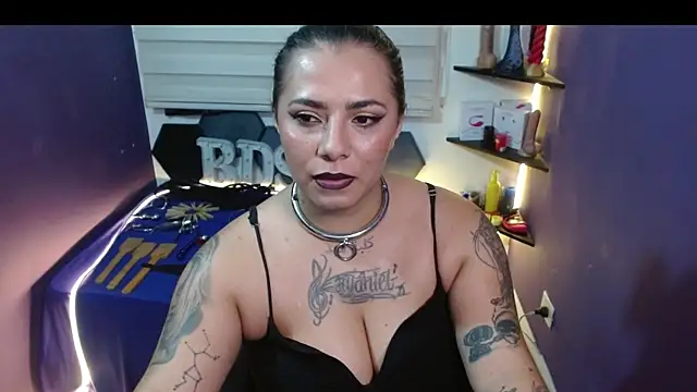 Alexa_Slavehot777's cam snapshot