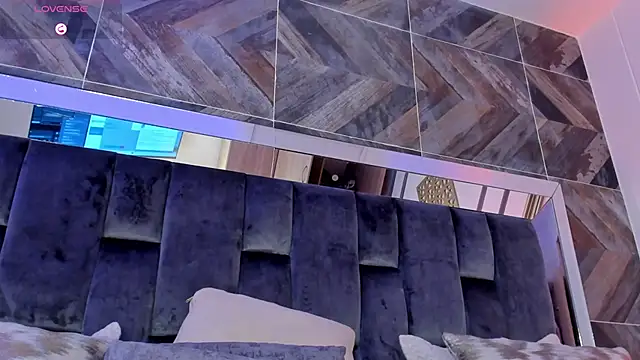 TaniaSmith1's cam snapshot