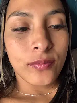 Cami_Leon2's cam snapshot