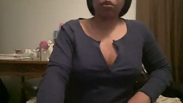 MommyConfident's cam snapshot