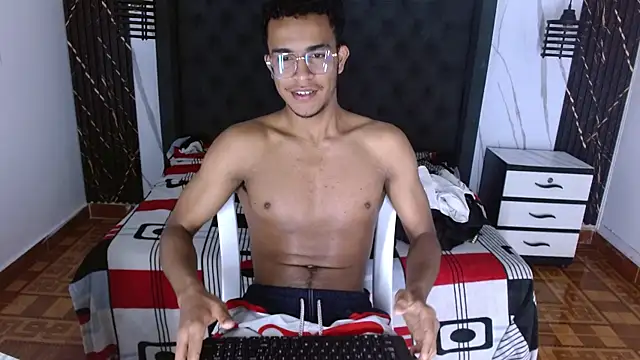 aston_xvera's cam snapshot