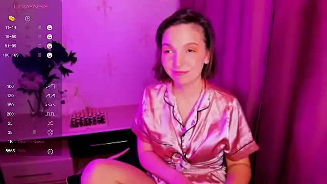 KindHazelHere_'s cam snapshot