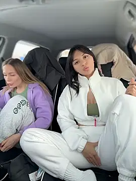 JulliaVegas live sex cam