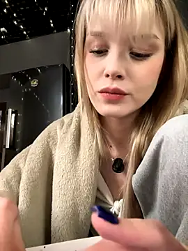 BellaSecrett's cam snapshot