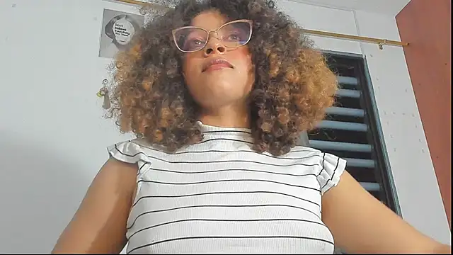 Ada_gales_'s cam snapshot