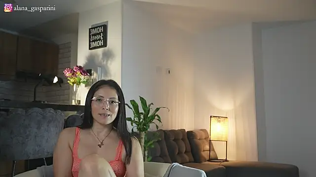 alana_gasparini's cam snapshot