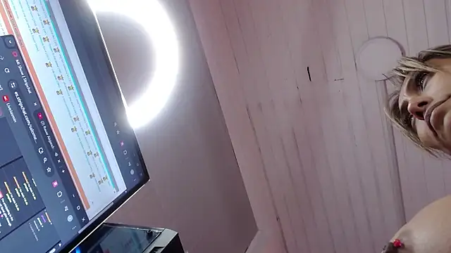 salome_drasin's cam snapshot