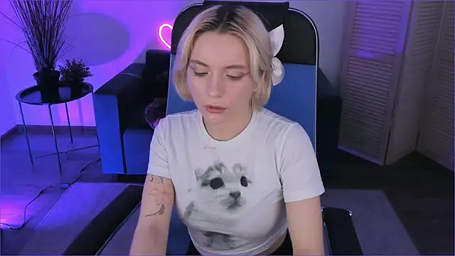 AuroraWrenfield's cam snapshot