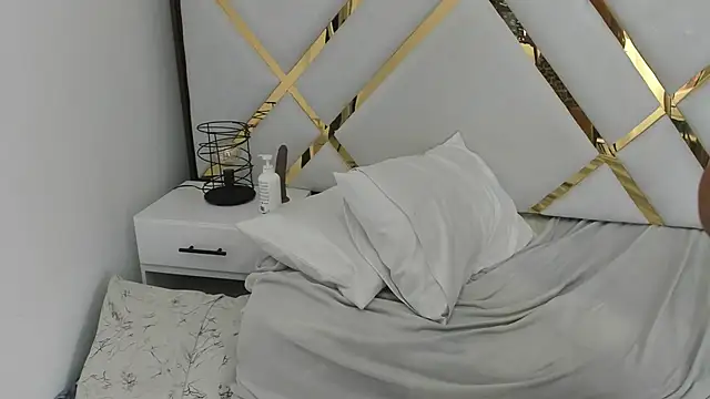 Sara_BigAss-'s cam snapshot