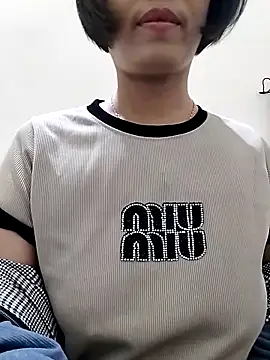 love_sexy090's cam snapshot