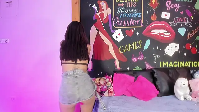 AlanaJones1's cam snapshot