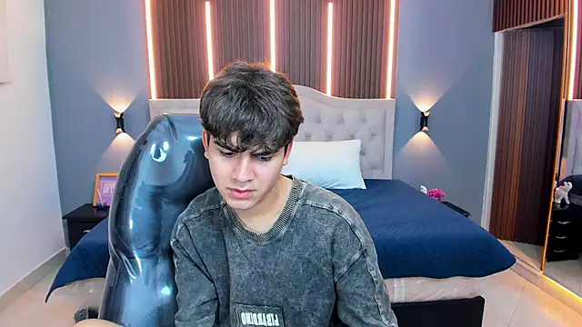 Tommy18__'s cam snapshot