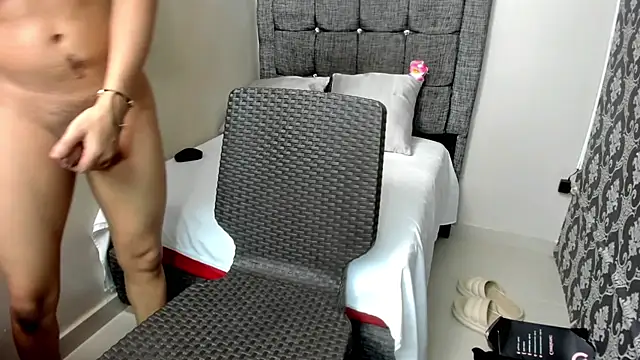 Riky_Strong's cam snapshot