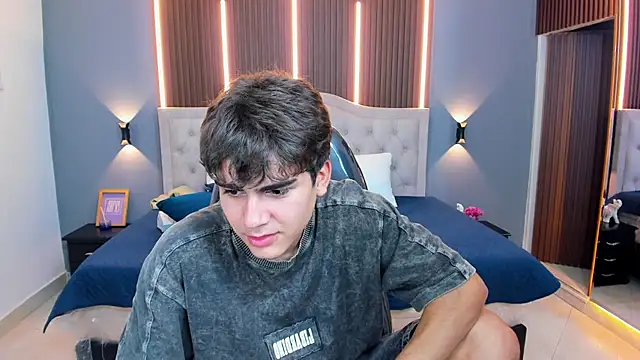 Tommy18__ live sex cam