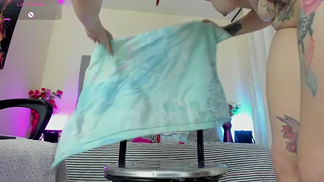 scarlet_hit's cam snapshot