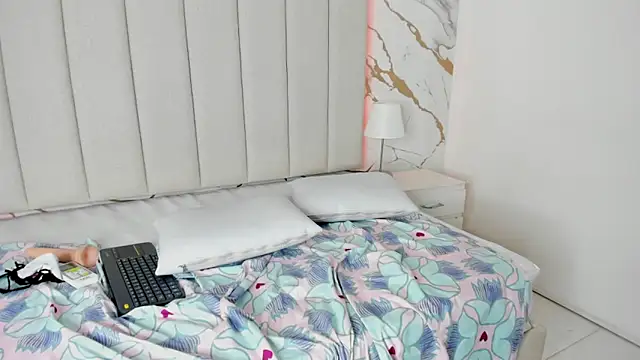 valery_thompsson's cam snapshot