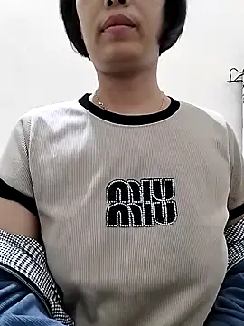 love_sexy090's cam snapshot