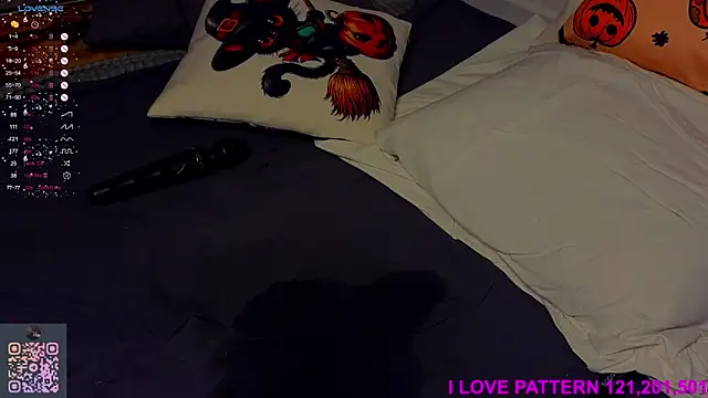 Hollara_Bangg's cam snapshot