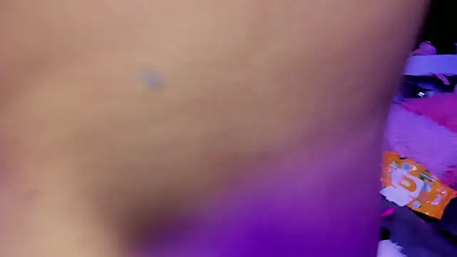 TeennNaugthy18's cam snapshot