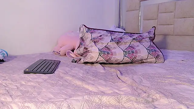 AlitaAnisee's cam snapshot