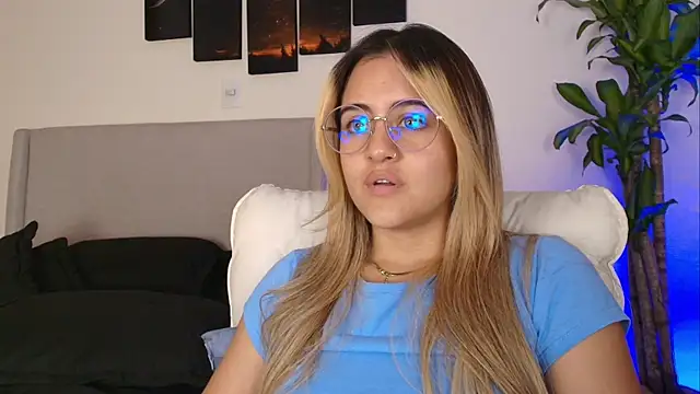 MaryMoon_'s cam snapshot