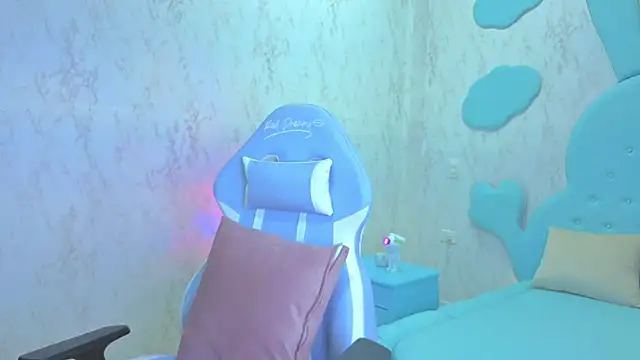 Mia_Cuttee's cam snapshot