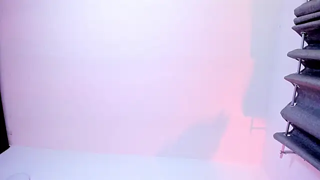 _valeria_saenz_'s cam snapshot