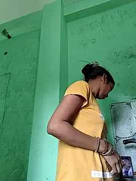 Hotty-Nidhi's cam snapshot