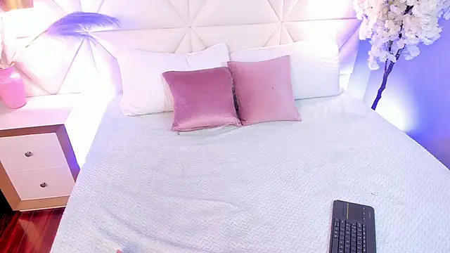 Adara__carter_'s cam snapshot