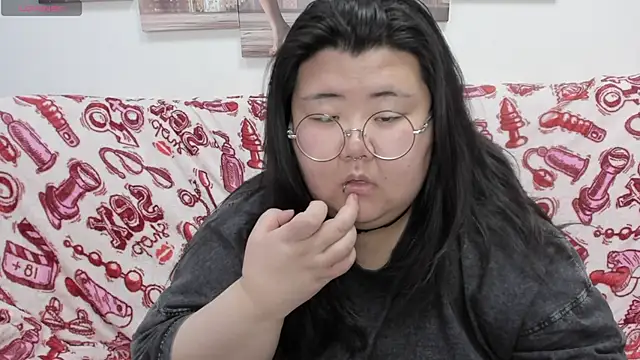 Nadine_asian's cam snapshot