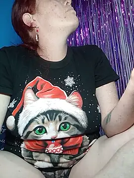 carolinhe_'s cam snapshot