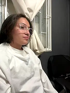 Alyha_Cortes's cam snapshot