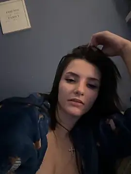 Naughty_CrystalXX's cam snapshot