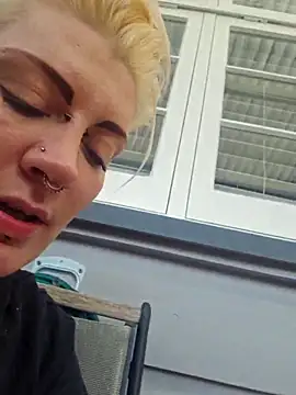 PinkTheHawk's web cam