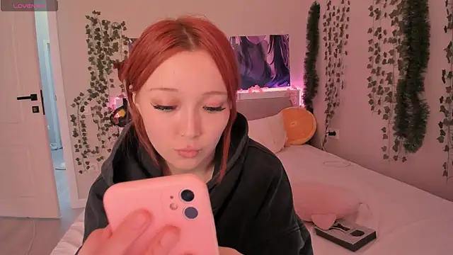 yuna_loon live sex cam