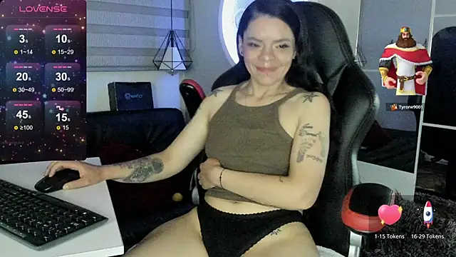 natasha_logan_'s cam snapshot