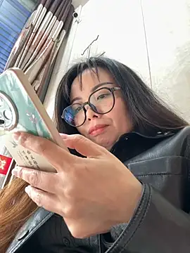 chick-888's cam snapshot